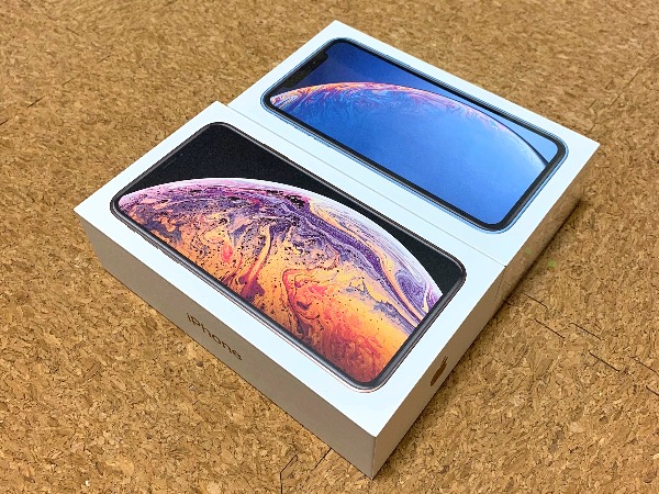 iPhoneXSMaxとiPhoneXR外箱比較