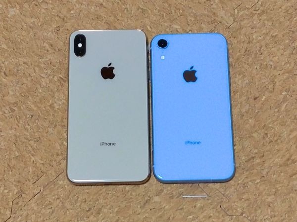 iPhoneXSMaxとiPhoneXR本体比較