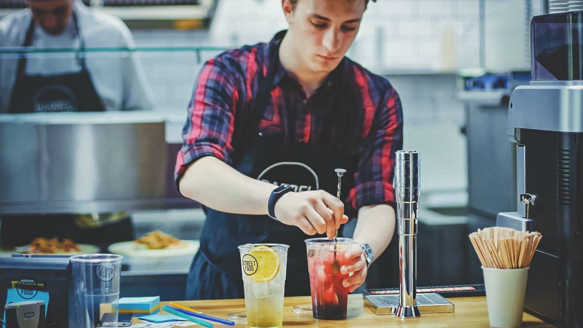 モッピーバイト飲食店の仕事イメージ