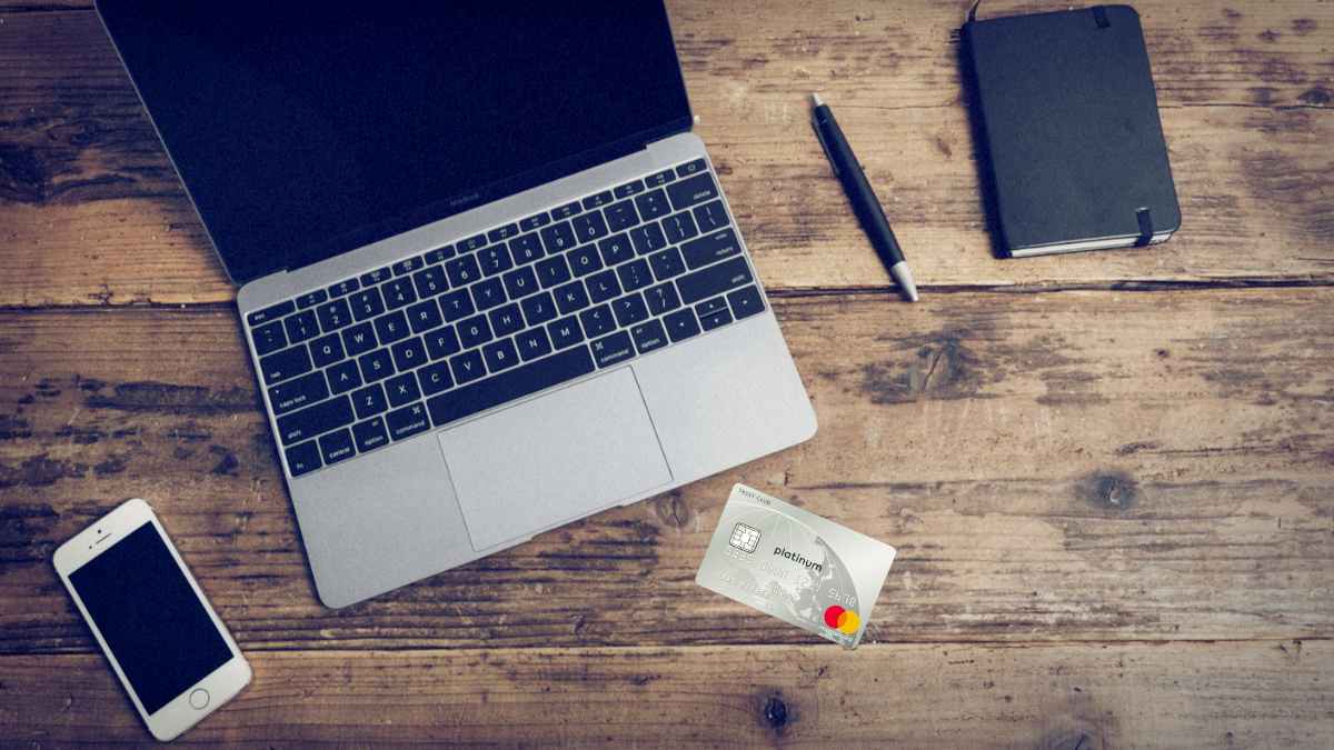 プラチナカードの年会費が格安 さらに初年度年会費が無料になるキャンペーン実施中 Anaマイルとiphoneポイントで