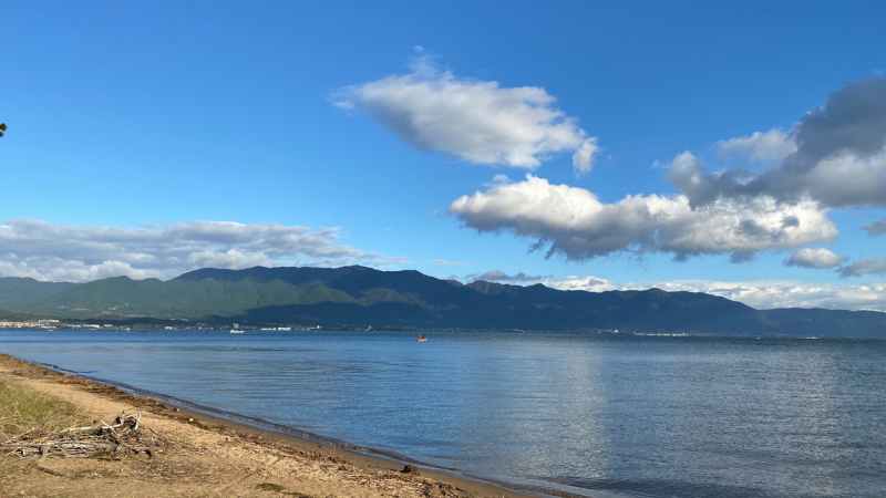 琵琶湖マリオットホテル近くの湖岸