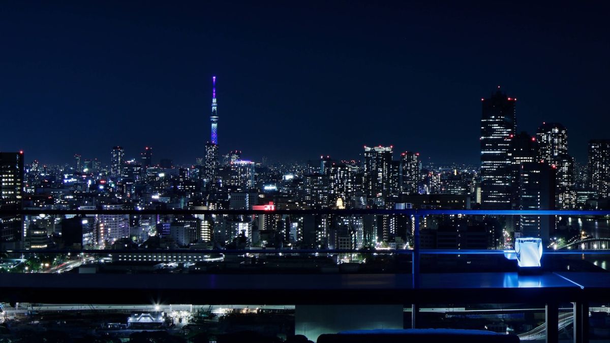 メズム東京バルコニー夜景