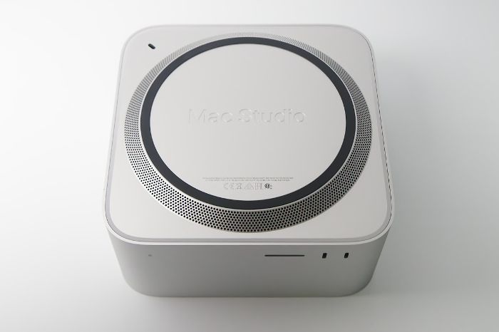 Mac Studioの裏側