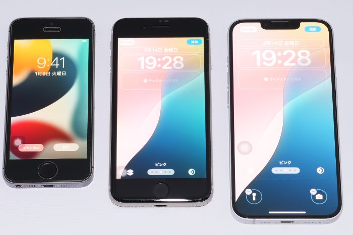 iPhone16eとiPhoneSEのディスプレイを比較