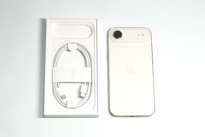 iPhone Airのパッケージ中身