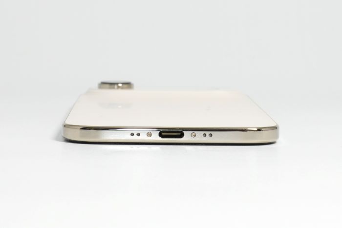 iPhone Air端子側