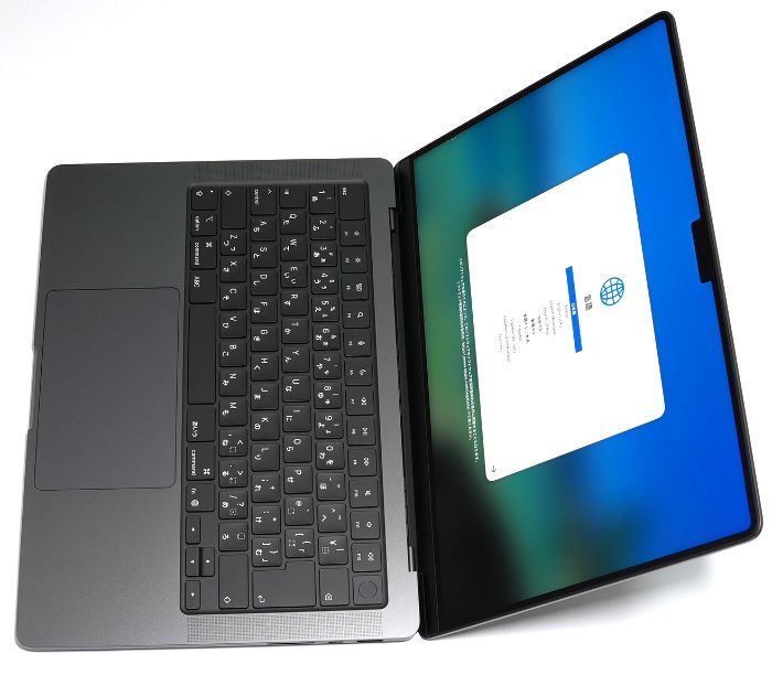 MacBookProM5 14インチのディスプレイ最大開き