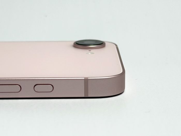 iPhone17eのレンズ張り出し少ない