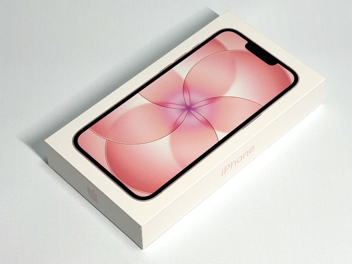 iPhone17eのパッケージ