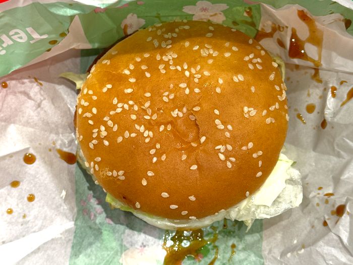 てりたまバーガーを上から撮影