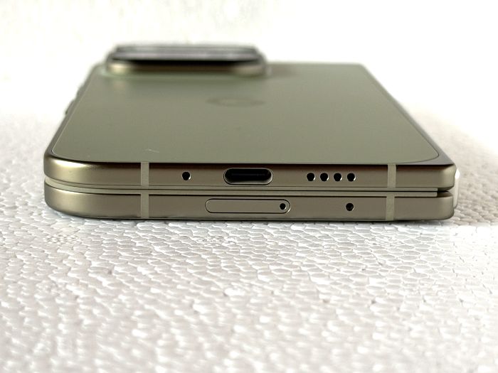 Google Pixel 11 Pro Fold本体下部