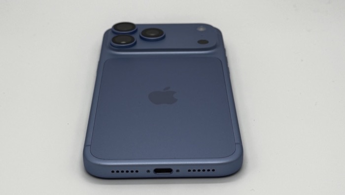 iPhone18 Pro Maxの底面