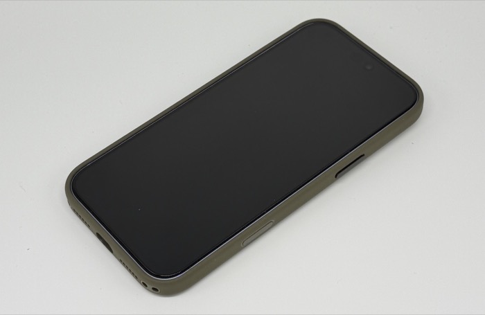 iPhone18 Pro Maxにテックウーブンケースを装着
